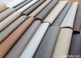 フォシャン 木の穀物 自粘性 PVC 家具のステッカー 表面の装飾用